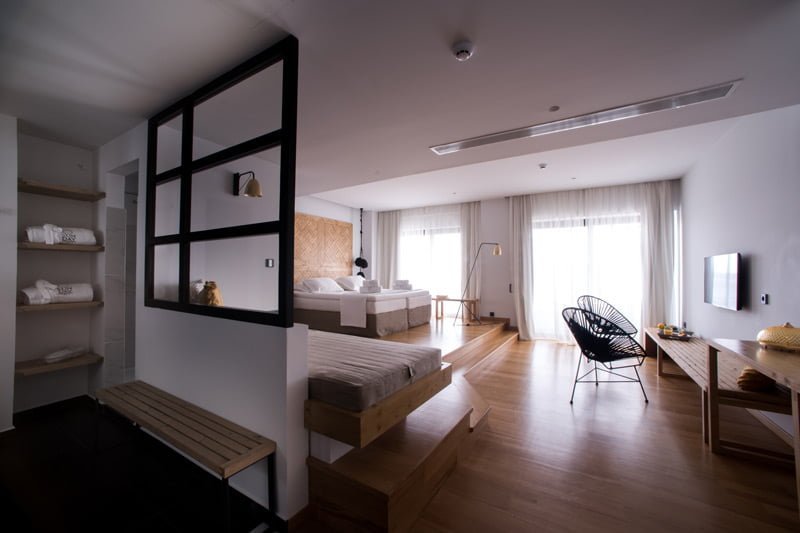 Sunday Hotel