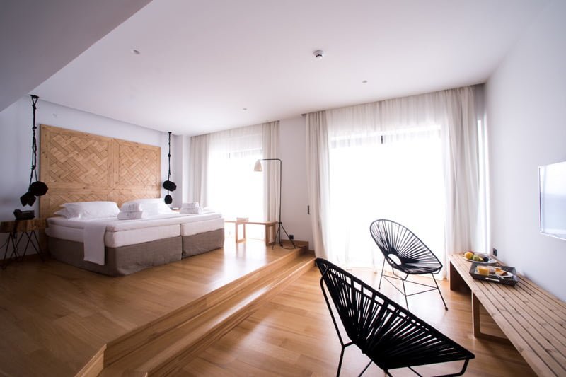 Sunday Hotel