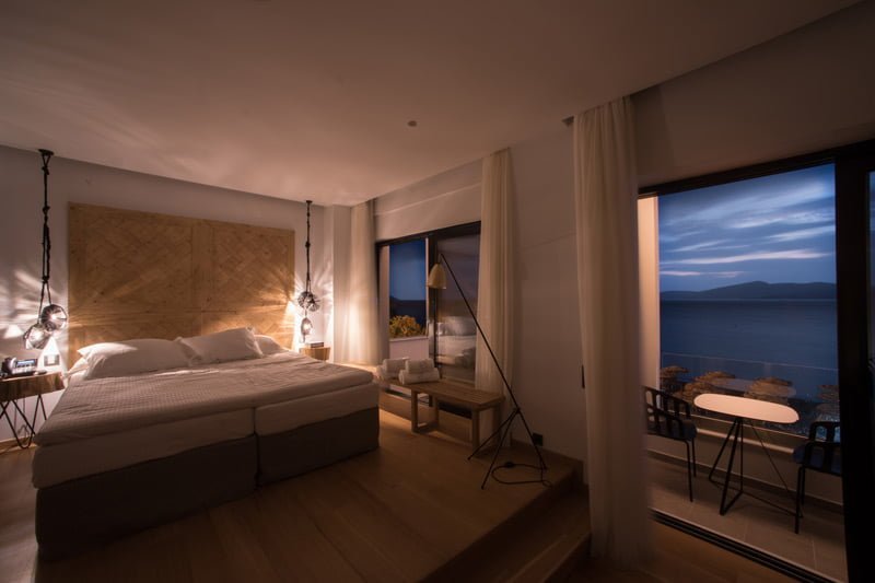 Sunday Hotel