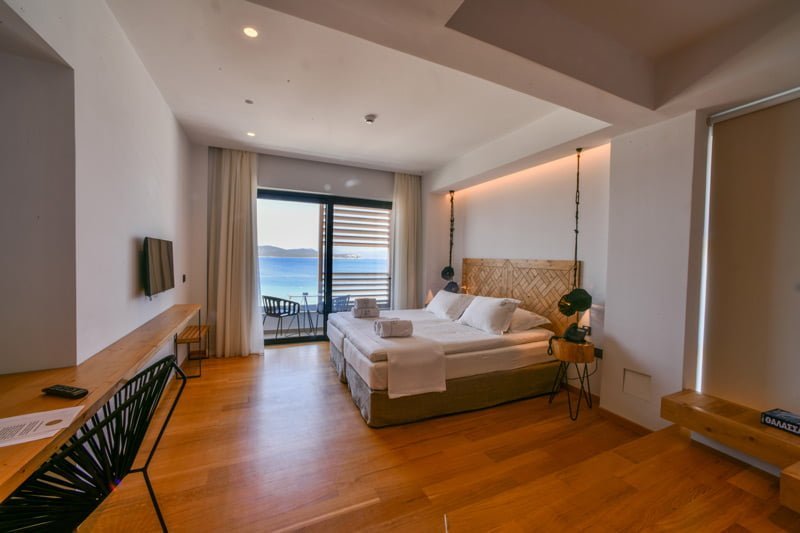 Sunday Hotel